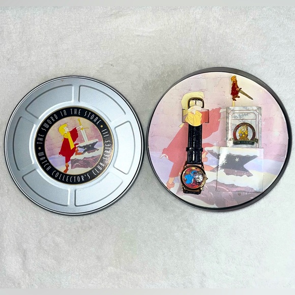 Disney’s Sword In The Stone Fossil Watch Series 3 - Picture 2 of 2